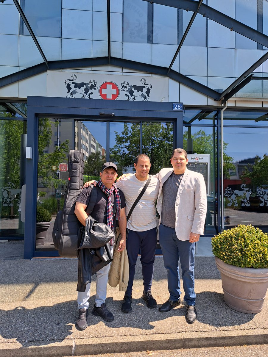 Un privilegio recibir al dúo Buena Fe en Ginebra, Suiza. Bienvenidos Israel y Yoel

Esta noche, junto a público de cubanos y otras nacionalidades, disfrutaremos de su arte, del canto a la belleza y la poesía

#BuenaFeSomosTodos