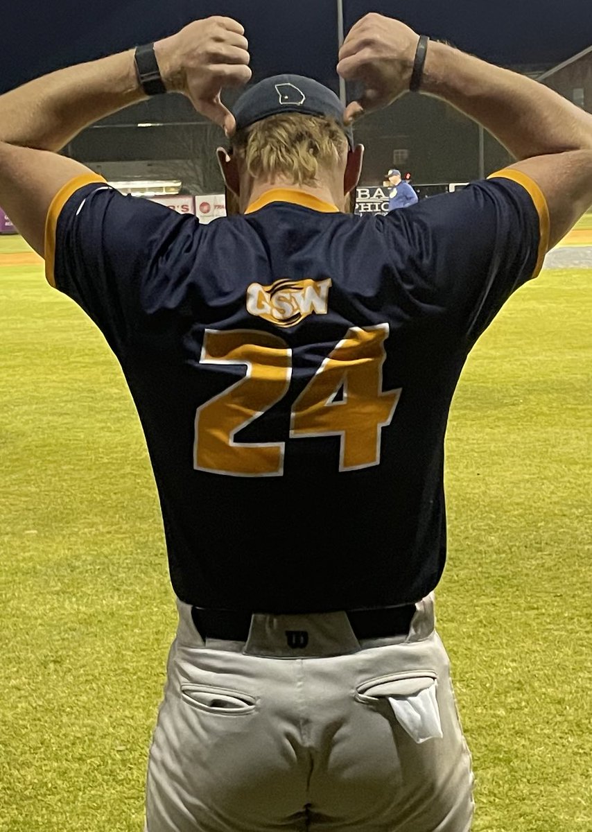 24_architect's tweet photo. @coolspacestv @MozingoBaseball @TheGrok #H33 wearing #24 on the 24th, his 24th, mended and ready to #RockAndRoll https://t.co/b0EqDWWkvj