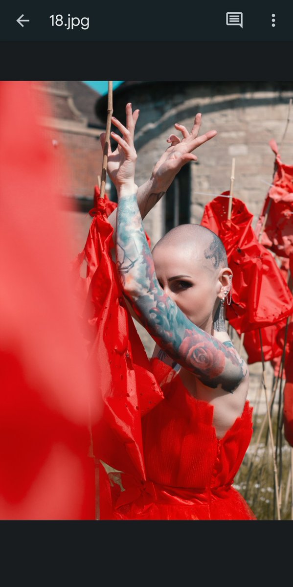 BeaLast's tweet photo. sneekypeep
Delighted that #TheRedBags #AestheticaArtPrize23 Sculptural Drawing Installation @yorkartgallery has been used for a #fashion shoot by photographer Hannah Lunn. @hannahlunnphotography
@YorkArtGallery
@womensart1 @WeAreWIA @sca_net
Model @izzy_holliday #Russian https://t.co/yE2NDb3KgN