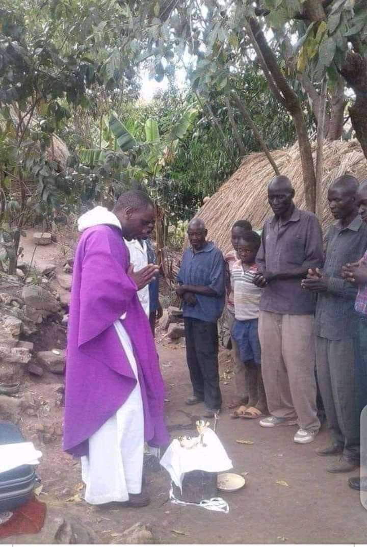 ednyoka's tweet image. Ego Dominus meus omnia tua-am all yours my Lord! #priestly_people