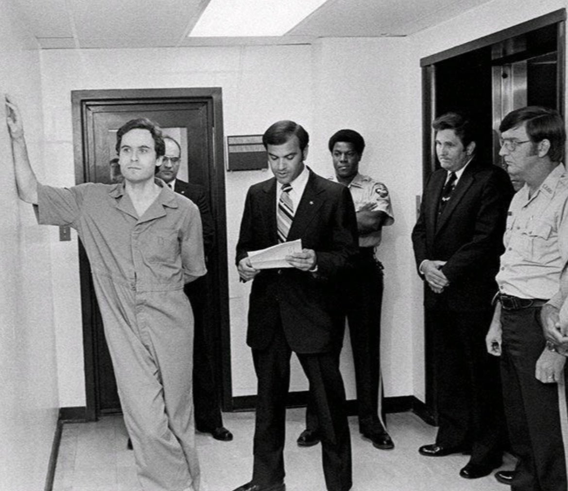 RT @Morbidful: Leon County Sheriff Reading the Chi Omega Sorority Murder indictment to Ted Bundy. https://t.co/WY7auZ9yNB