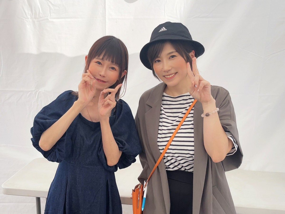 aya180000's tweet photo. クラフトビールランド初日✨✨

ホットドッグ大食い大会、無事に終了しました❤️

たくさんの方がきてくださり、終始大きな応援をいただきました🥺✨

大盛りあがりで、とても楽しいイベントになりました😊

今日は祖母と母も応援にきてくれました。

遠くから手を振ってくれていたら、MCの村井杏さんが気づいて声をかけてくださり、二人とも喜んでいました♥️

明日も、同じく13:30〜14:30の時間帯で出場するので、ぜひぜひ観にいらしてください☺️

クラフトビールランド自体は17:30までやっています。

いろいろなクラフトビールがあり、有名なお店が多数出店しているので、イベント後もゆっくり楽しんでくださいね🥰

#クラフトビールランド
#新潟クラフトビールランド
#大食い
#大食い大会
#村井杏 さん
#新潟