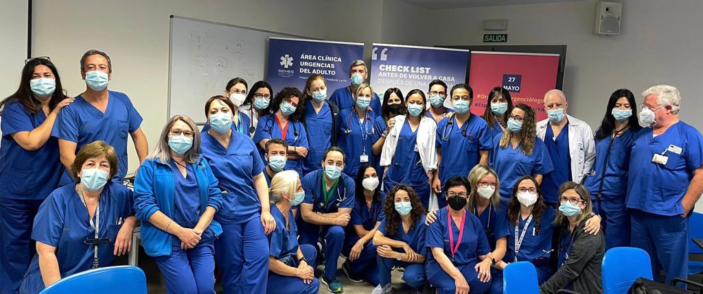 CarbonellRafa's tweet photo. Trabajo en equipo, profesionalidad, resiliencia, orgullo de Urgenciologos. #27M Día Mundial de las Urgencias y Emergencias @HospitalLaFe. “Tu seguridad nuestra prioridad”. #orgullodeurgenciólogo #EspecialidadUrgenciasYa @SEMES_ @SEMES_CV https://t.co/ACHOdPamER
