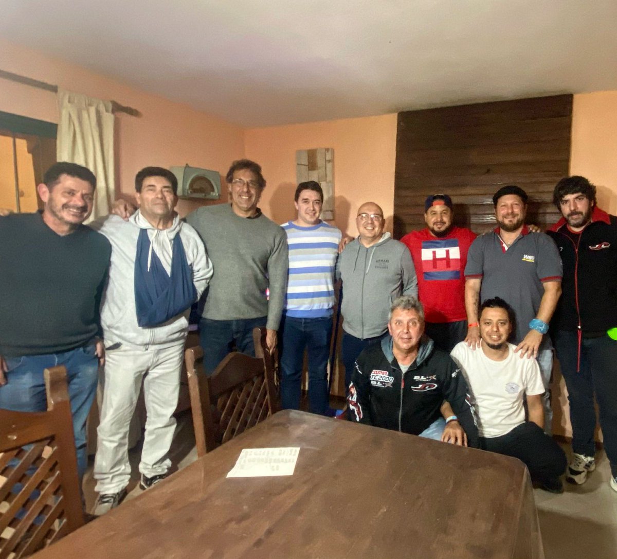 Asado y amigos, la mejor manera de comenzar el fin de semana 😎

Gracias <a href="/AScalbi/">Augusto Mateo Scalbi</a> y <a href="/miloscalbi/">miloscalbi</a> Cesar Guerra por acompañarnos 🙏🏻

Vamos por un gran finde en #TRSanNicolas