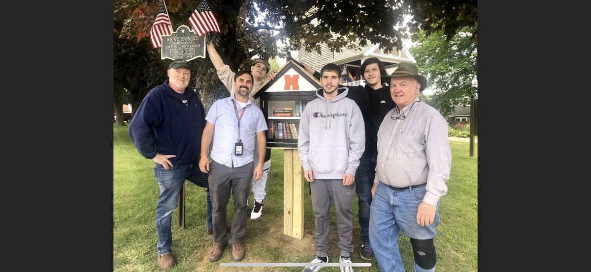 MiLABmiddleboro's tweet photo. Another book box installed built by students in The MHS Innovation Lab. Grateful for our partnership with the Rotary club. A nice learning experience for students! @MiddleboroMiLAB @MiddleboroughPS @PrincipalBran #middleboroughma #MiddleboroPS #community @AskQuack1 https://t.co/QpYV586q9o