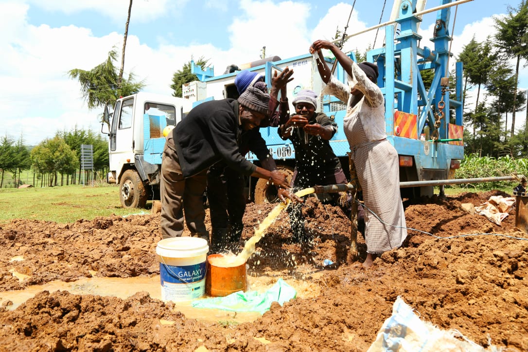 Governor Susan Kihika has continued to fulfil her promises as the Kiambiriria Water project brings forth water saving residents from lengthy walks in such of water
famousnakuru.co.ke/kiambiriria-wa…
