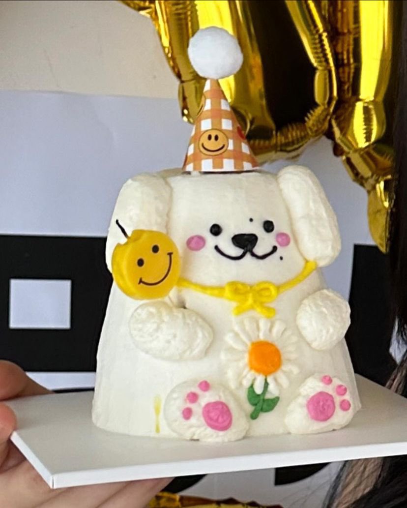 jimschalala's tweet photo. เค้กแบบน่ารักมากก😭 ชอบตรงที่มีดีเทลไฝตรงแถวๆตากับปากที่เค้กเหมือนอึนซอเลย แงๆๆ ;-; https://t.co/f9MiVarqUC