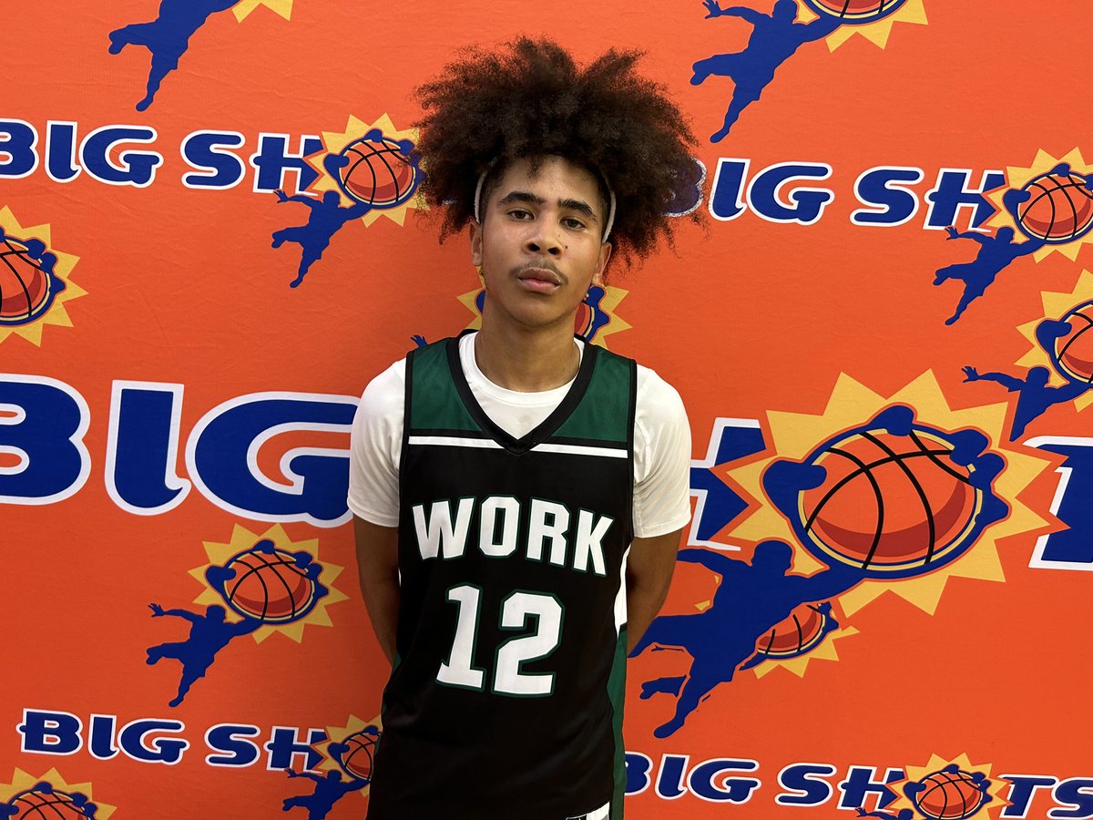 BigShotsGlobal's tweet photo. #BIGSHOTS #NCMemorialClassic

16U Platinum Boys

Team Mentality- 77
#1 Karsten Swinney 29
#3 Logan Stanford 19

Team Work 16U- 66
#12 Jahmir Outlaw 20
#15 Cameron Honey 19 https://t.co/Utqr0VXwkW