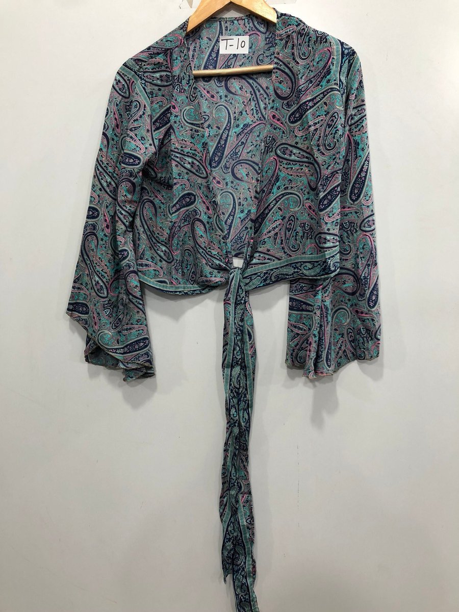 JaipurdesignSh1's tweet photo. #silktop #croptop #summerwear #beachcoverup #top #silkcroptop #floraltop #giftsforher #softandcomfertable #silkjackets #womansclothing
https://t.co/PMgqBkDcQR https://t.co/YGe1ZlSXmJ