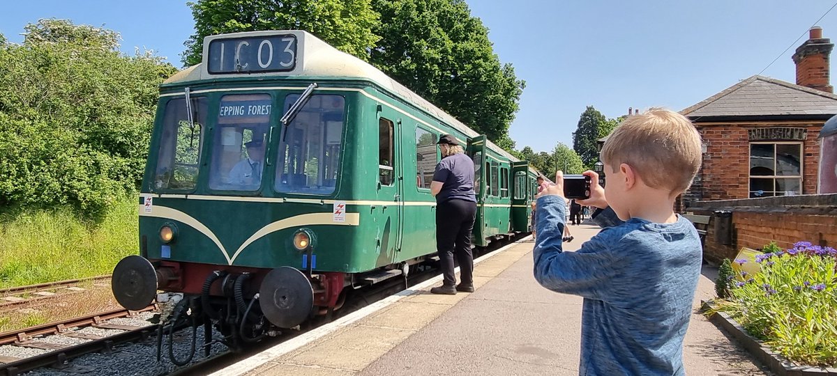 ukrailadventure's tweet image. The #class117 is on duty today and has taken us onto Ongar. I believe this is his first ever ride on a forest generation DMU. I love that he's getting to experience the sounds and smells of yesteryear.