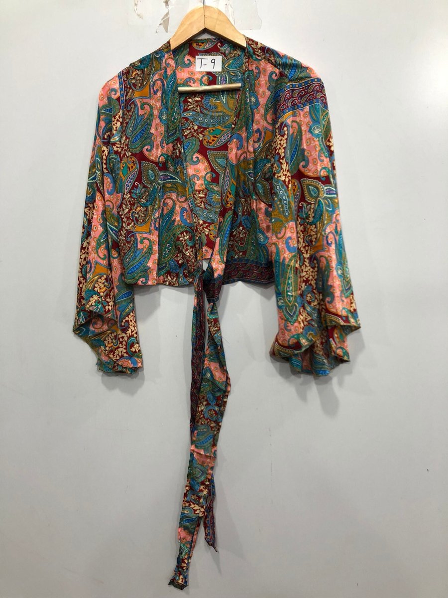 JaipurdesignSh1's tweet photo. #silktop #croptop #summerwear #beachcoverup #top #silkcroptop #floraltop #giftsforher #softandcomfertable #silkjackets #womansclothing
https://t.co/aOrDPofrK1 https://t.co/RgnvEE2ked