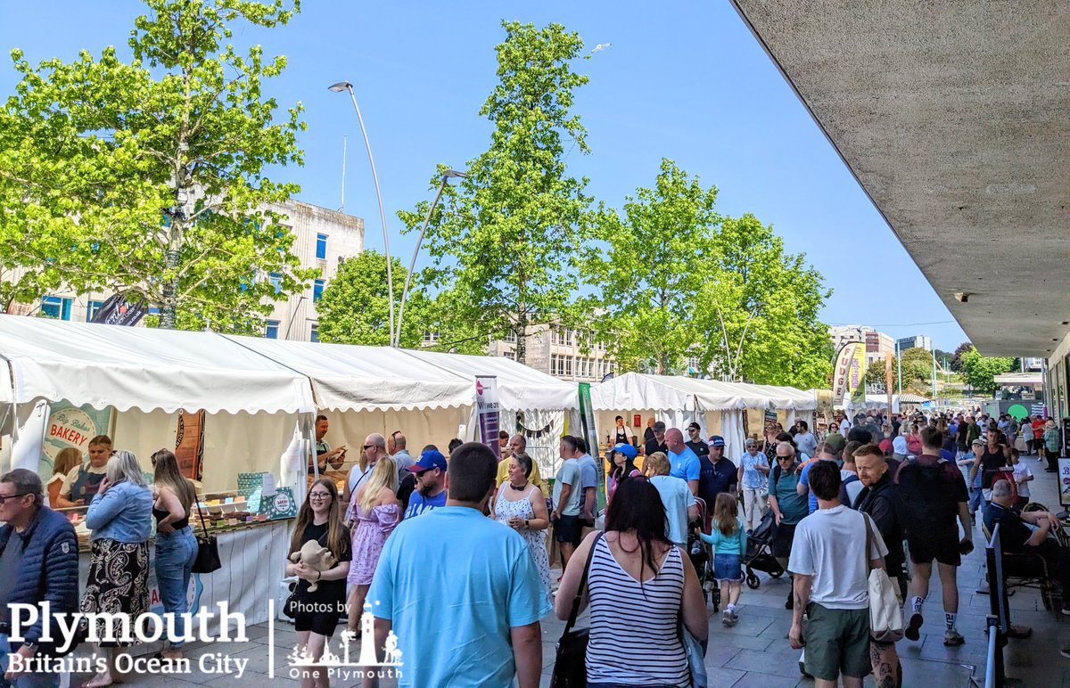 Beautiful weather once again, warm with a slight breeze, the air is filled with the mouthwatering aroma of food 😋. Join us for @FlavourFestSW Day 2, open up to 6pm today. Photos courtesy @oneplymouth