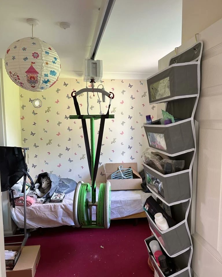 TVMCltd's tweet image. Molift Air 200 by Mark our Senior Electrical Engineer and John TVM&apos;s Support Engineer. A 2-function hoist that starts in the bedroom,to run from the bed to the bathroom with a 45 degree curve over the bath and changing table. 
TVM Cheltenham Ltd 
#Hoist #WhichTrustedTraders