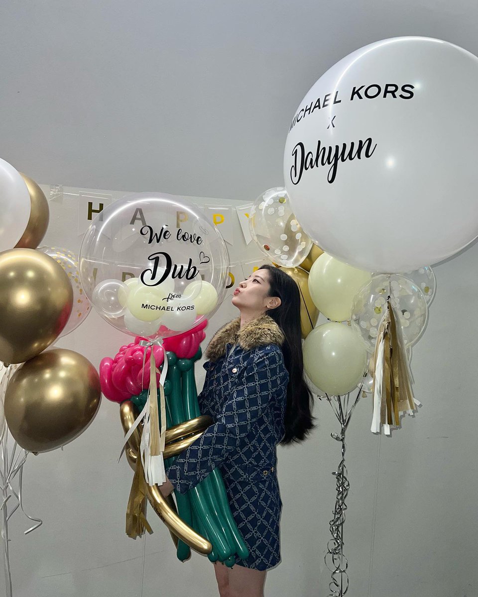 Michael Kors gave out a birthday suprise for dahyun!