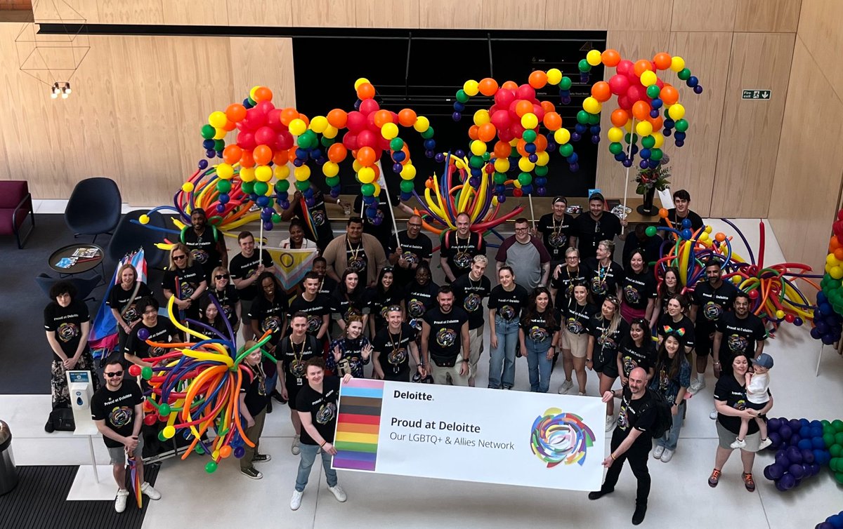 DeloitteProud's tweet photo. We are here. We are ready to go. We are #ProudAtDeloitte. ππ³οΈβππ€©π³οΈββ§οΈ
Our amazing #DeloitteMids team π all set for the parade!
#BirminghamPride https://t.co/tTtt6g294P