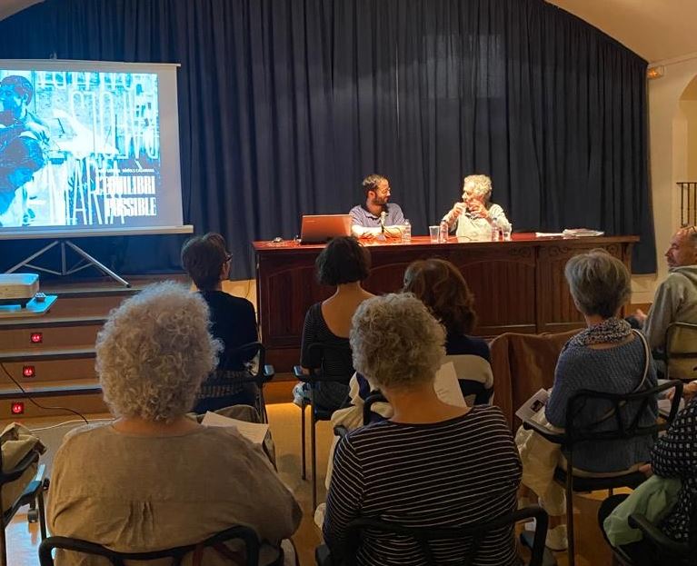 vilacasas's tweet photo. 💥#ActivitatsFVC
📽️ Ahir a #MuseuPalauSolterra, #BernatPuigdollers ens va oferir la conferència "Albert Ràfols Casamada: la realitat sensible".
Moltes gràcies a tothom per venir!
Coneix les nostres activitats: https://t.co/GCgFbMIo1g https://t.co/yi3vzIiDxv