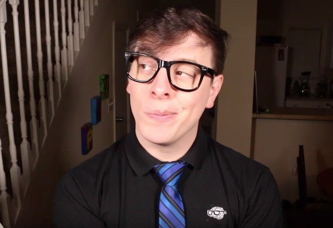 theunknown_NB's tweet photo. First time wearing a tie and I gotta say I feel pretty cool. Just like my idol. Logan sanders. @ThomasSanders
#logansanders #sanderssides #nonbinary #logicsanders #thomassanders #tie https://t.co/uOuqK3uxer