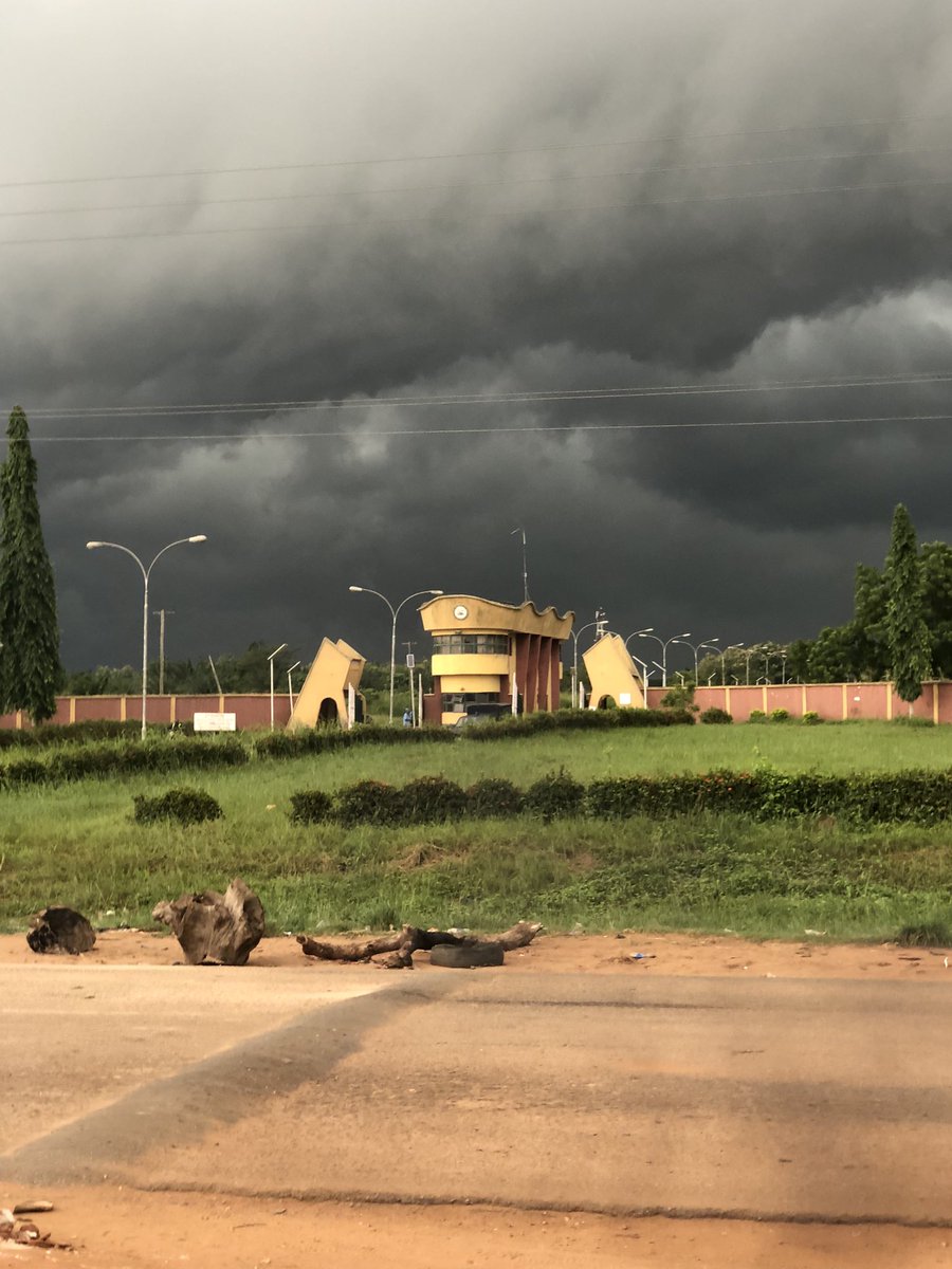 Salam_by_Name's tweet image. See as the sky dark and you still wan collect form….okay dey play 
#ilaro #federalpolyilaro