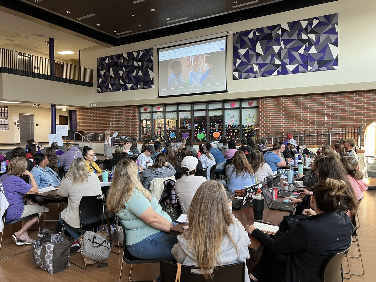 WOW…..what a great week of professional learning! Our @MiddletownOH staff set the stage for powerful learning and growth together. #MiddieRising #JoyInEducation #BetterTogether