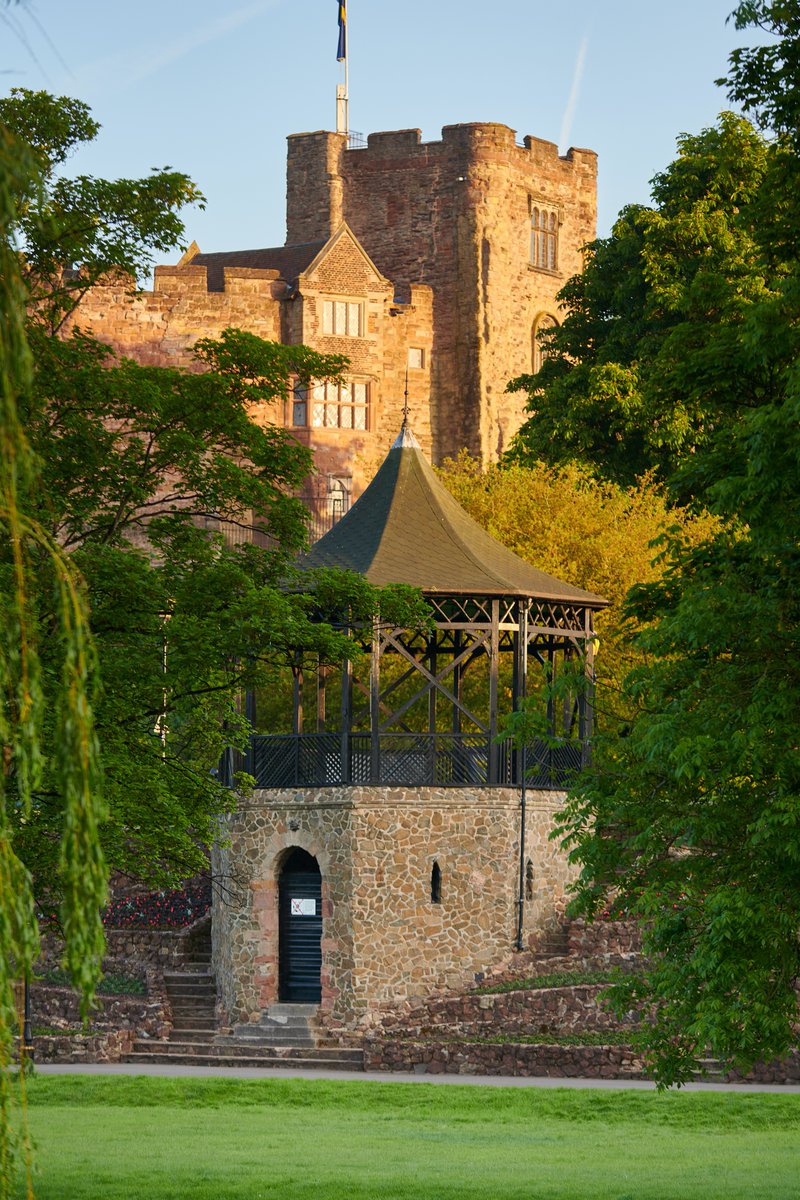 Tamworth Castle and Bandstand this morning.
#tamworthcastle