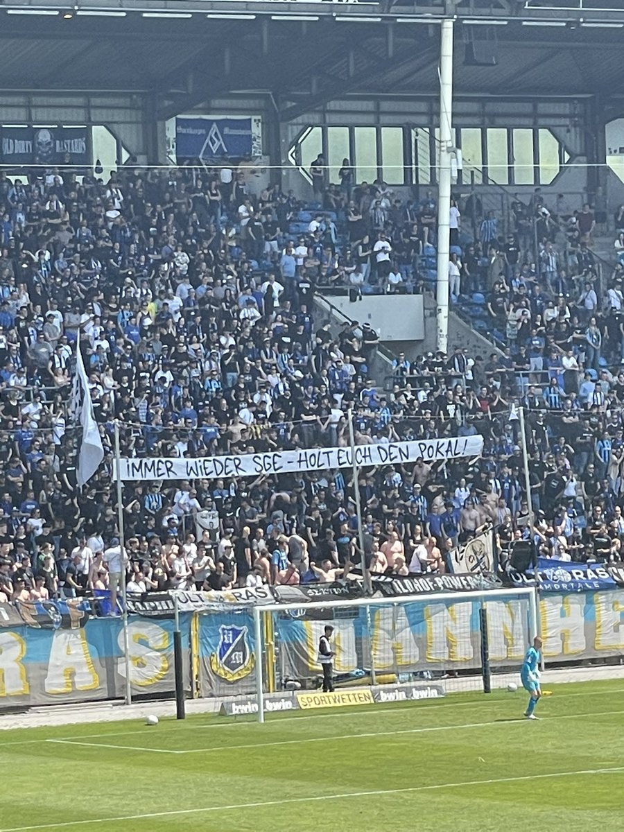 FRANKFURT HOLT EUCH DEN POKAL