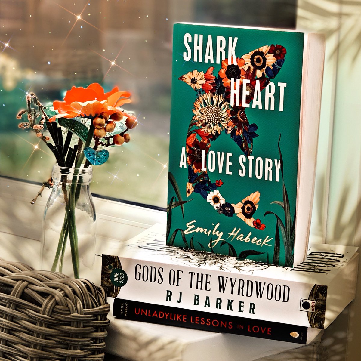 TheFantasyHive's tweet image. It’s day 27 of #wyrdandwonder and today is #stacksaturday

@BethanMay &amp;amp; @nilsreviewsit are both sharing stacks of their next reads!

Spot any that you’re looking forward to?