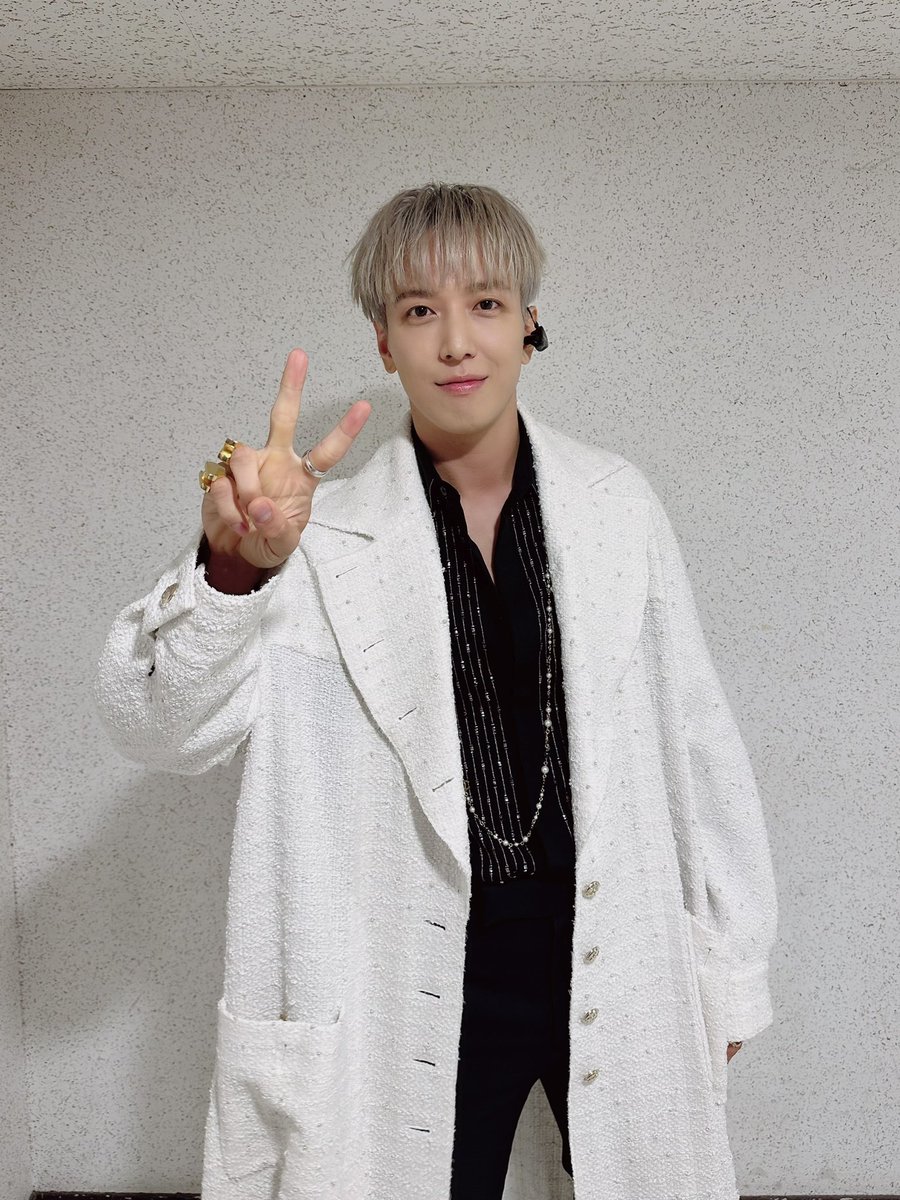 CN_FANCLUB's tweet photo. [📸] 2023 JUNG YONG HWA LIVE ‘ALL-ROUNDER’ DAY 1

평생 정용화의 BOICE로 남아주세요
평생 BOICE만의 가수가 되겠습니다💙

#CNBLUE #씨엔블루 #정용화 #JUNGYONGHWA #ALL_ROUNDER https://t.co/4fbeiIg7Hu