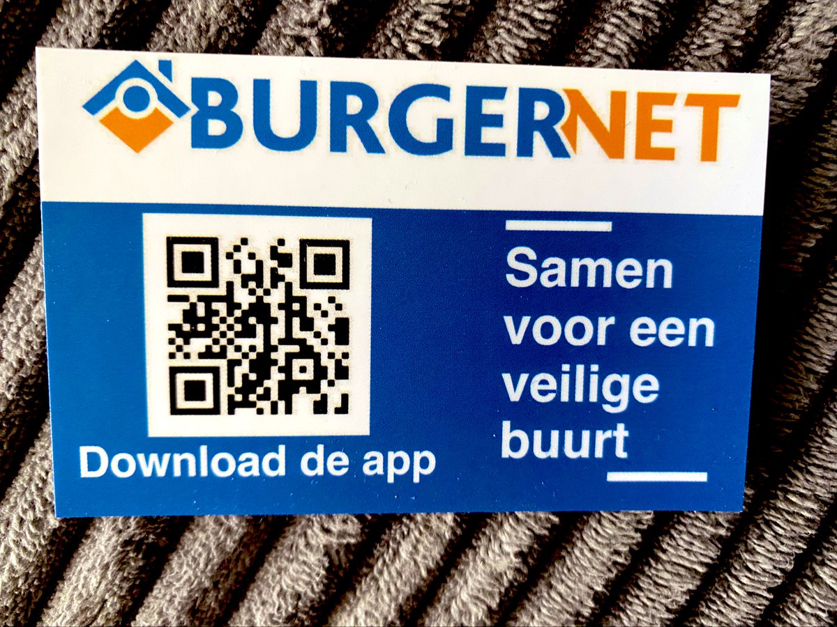 MoonMaassluis's tweet photo. Helemaal top, deze powerbank! Ik moet er niet aan denken dat mijn mobiele telefoon leeg is en ik daardoor geen belangrijke berichten kan ontvangen van #Burgernet #downloaddeapp https://t.co/R31pPr6iWP