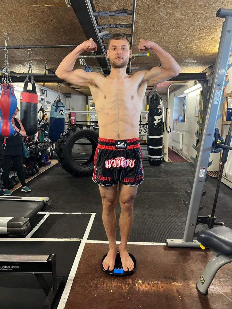 WelshRocky_1983's tweet photo. All the best to #WelshRocky sponsored athlete #KornelijusSabaliauskas in his 🏴 title fight today. #StandUpWar💥 #K1👊
#AndTheNew✨
#DavidBomberPearceLegacy❤️
#WelshRocky🥊🏴 https://t.co/bFR4Jpbb2K