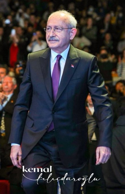 Son bir defa daha soralım:  Oyum Kemal Kılıçdaroğlu 'na diyen kaç kişiyiz ? 

Hazır mıyız TÜRKİYEM ? #BayKemalGeliyor !

#OylarBayKemale