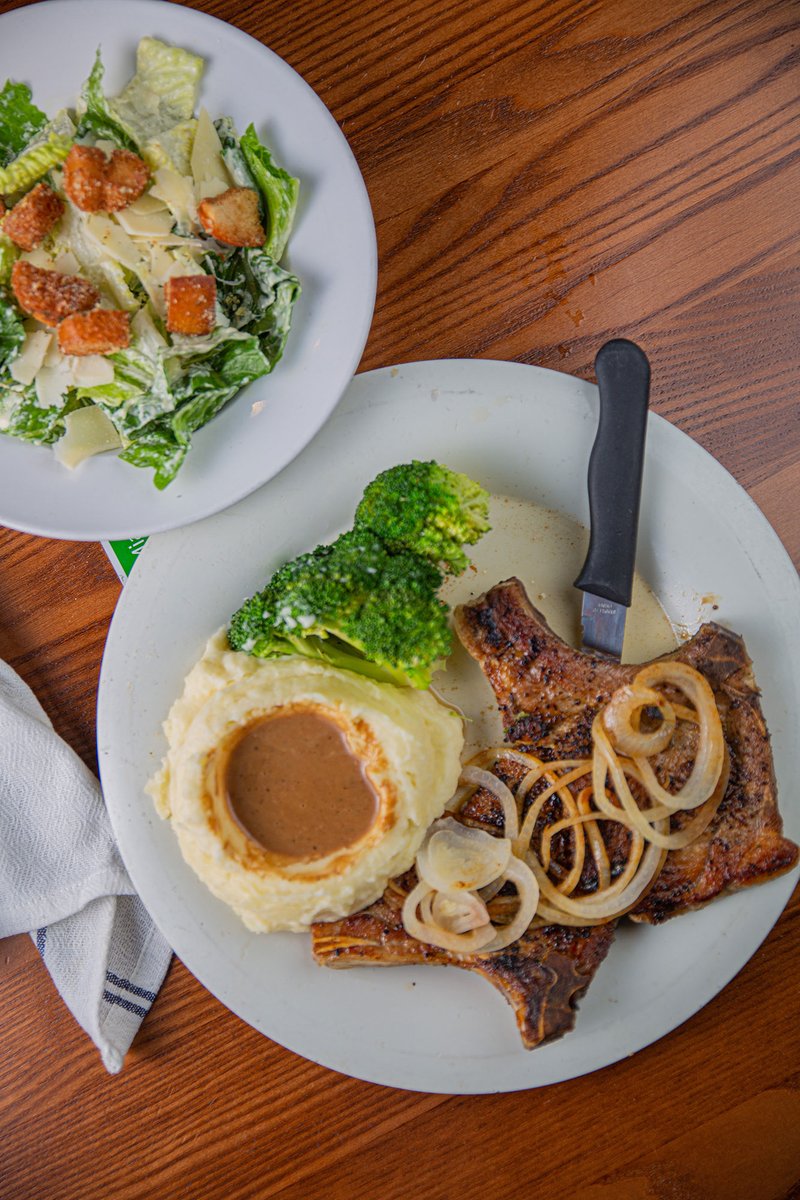 MikesAtVenetia's tweet photo. If you haven't stopped in for a minute, make sure to check out our latest chef-driven menu! ... https://t.co/5b5o5gHogg