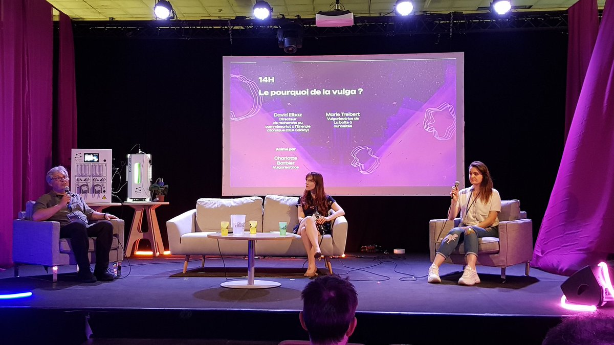ELedolley's tweet image. Deuxième journée #DoubleScience, "Le pourquoi de la vulga" avec David Elbaz @CEAParisSaclay, Marie Treibert @curiosiboite et Charlotte Barbier @LanguesdeCha. 
Professionnels ou passionnés, souvent les deux, c'est le rôle des passeurs de sciences qui sont à l'honneur 🥰
