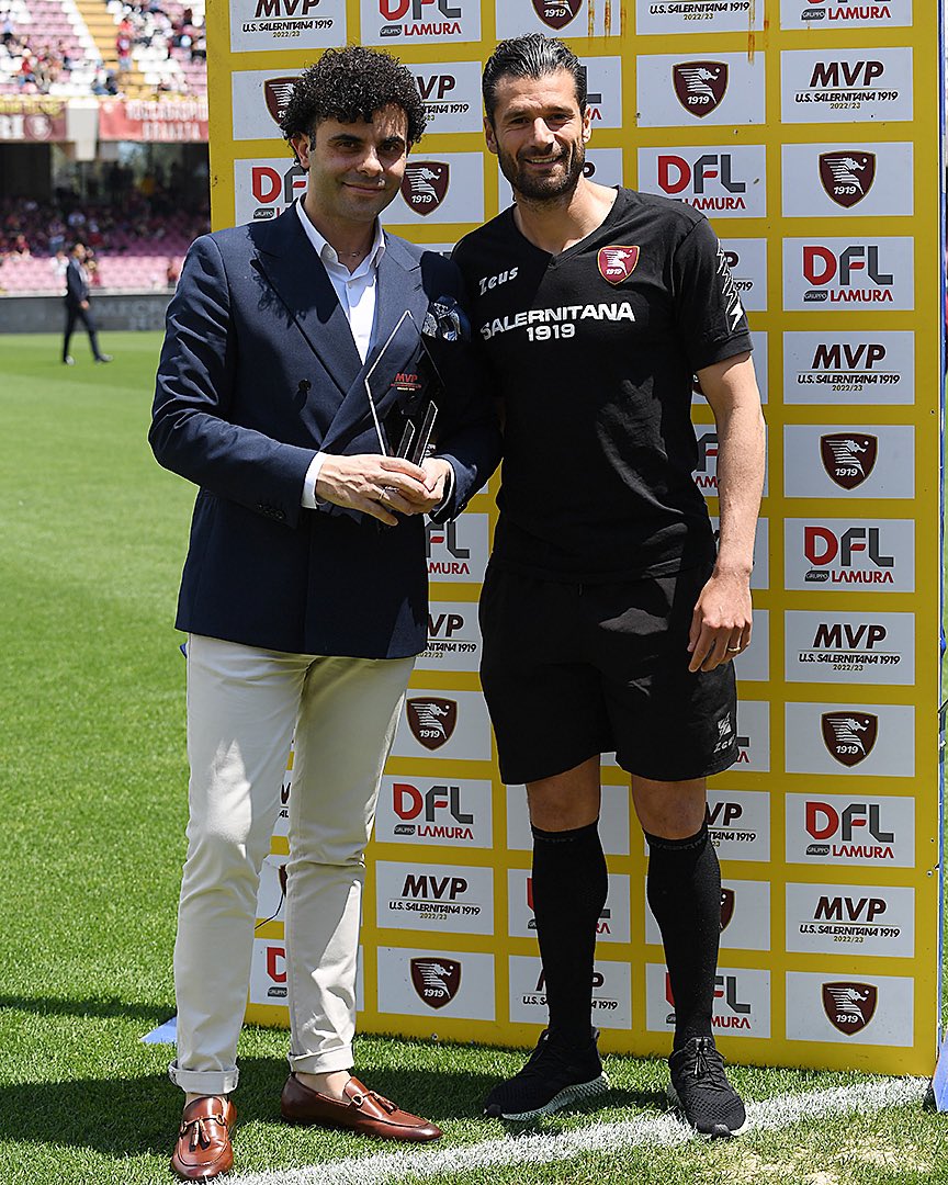 OfficialUSS1919's tweet image. 🇱🇻 Antonio Candreva premiato come MVP del mese di Maggio 🏅
#Avantibersagliera #macteanimo #forzagranata #salernitana #uss1919