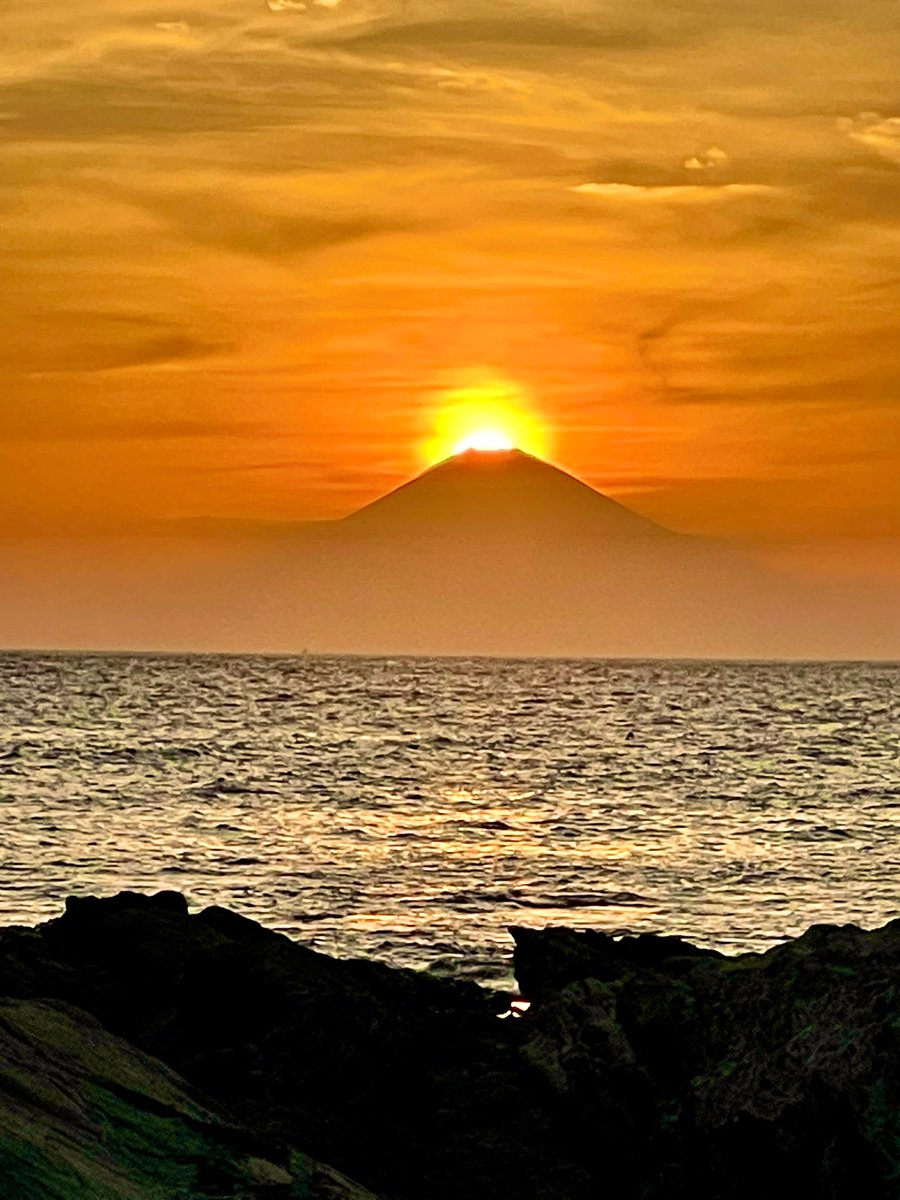 お疲れ様です😊 今朝、長男ｸﾝが釣りに🎣 行って来ました 結果はキスを30匹… お刺身と天ぷらで いただきます😋 お仕事の方 今からお仕事の方お疲れ様です٩(๑•̀ω•́๑)۶ｶﾞﾝﾊﾞｯﾃ！ お休みの方 明日からまた頑張りましょう ₍₍٩(*ˊᵕˋ*)۶