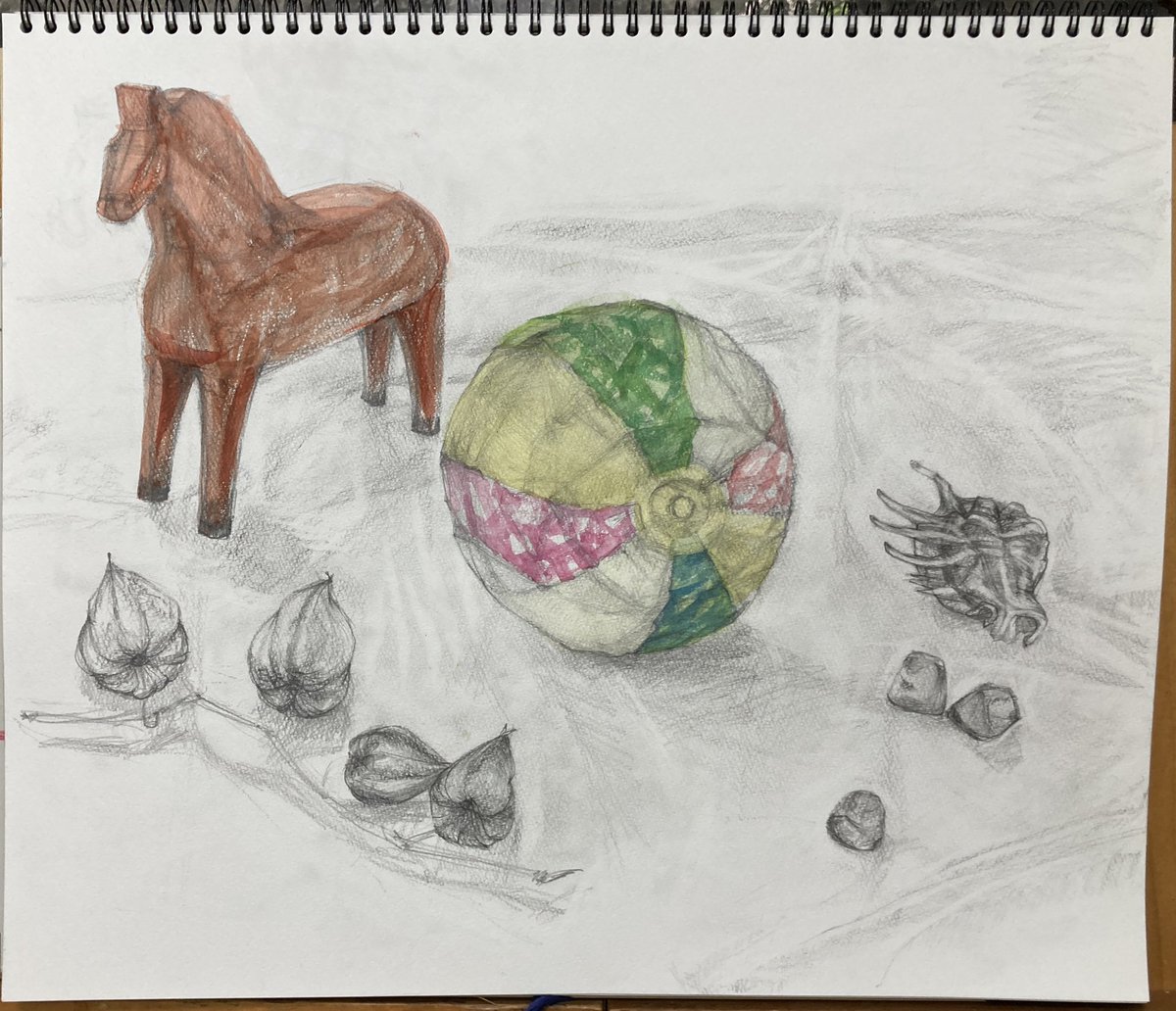 RT @AuTqqq59: #日々描く #デッサン #静物画 #水彩画 紙風船と木彫りの馬、鬼灯、貝殻、ガラスの置物。なんとか完成。本日も余裕なくギリギリ。モチーフに気に入ったもの選んだけど構成に悩んで時間がかかった。課題だな…。