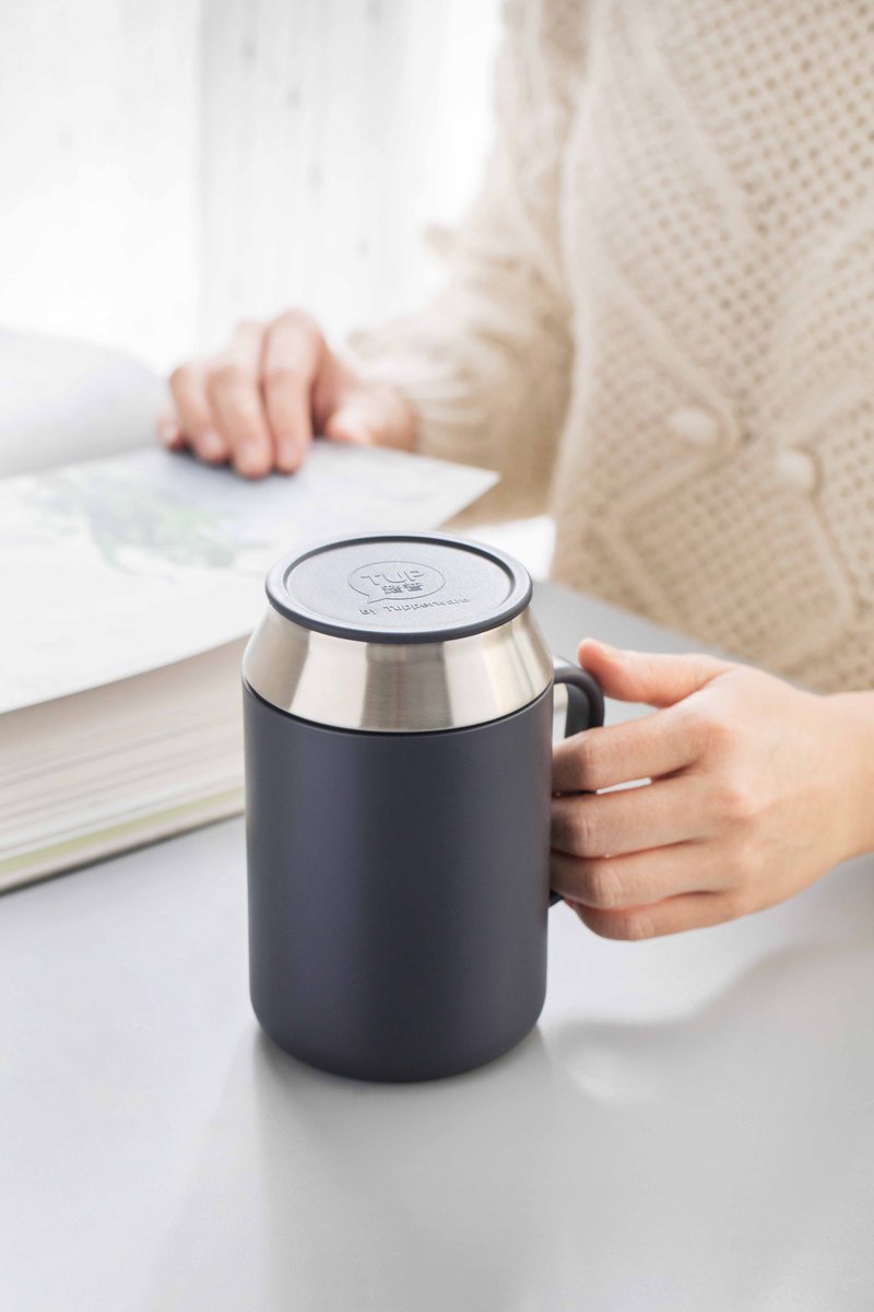 TupperwareIN's tweet photo. Beat the heat with our Thermal Mugs, the hottest companion for the coolest of drinks 🖤
#Tupperware #TupperwareIndia #ChooseGoodEveryDay https://t.co/12YvMeyieb