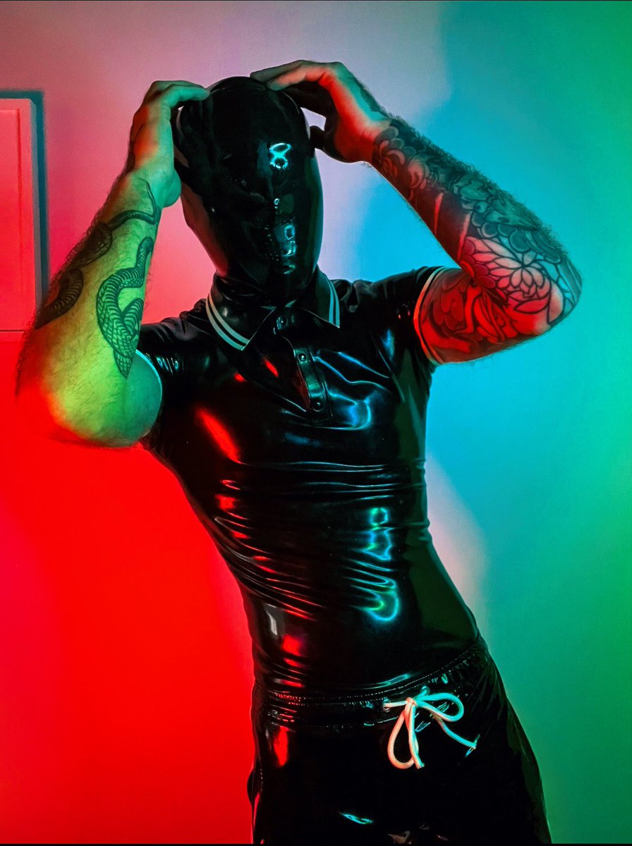 wigzaddy's tweet photo. Latex scally? 

I think so https://t.co/a1TN8ojGD3