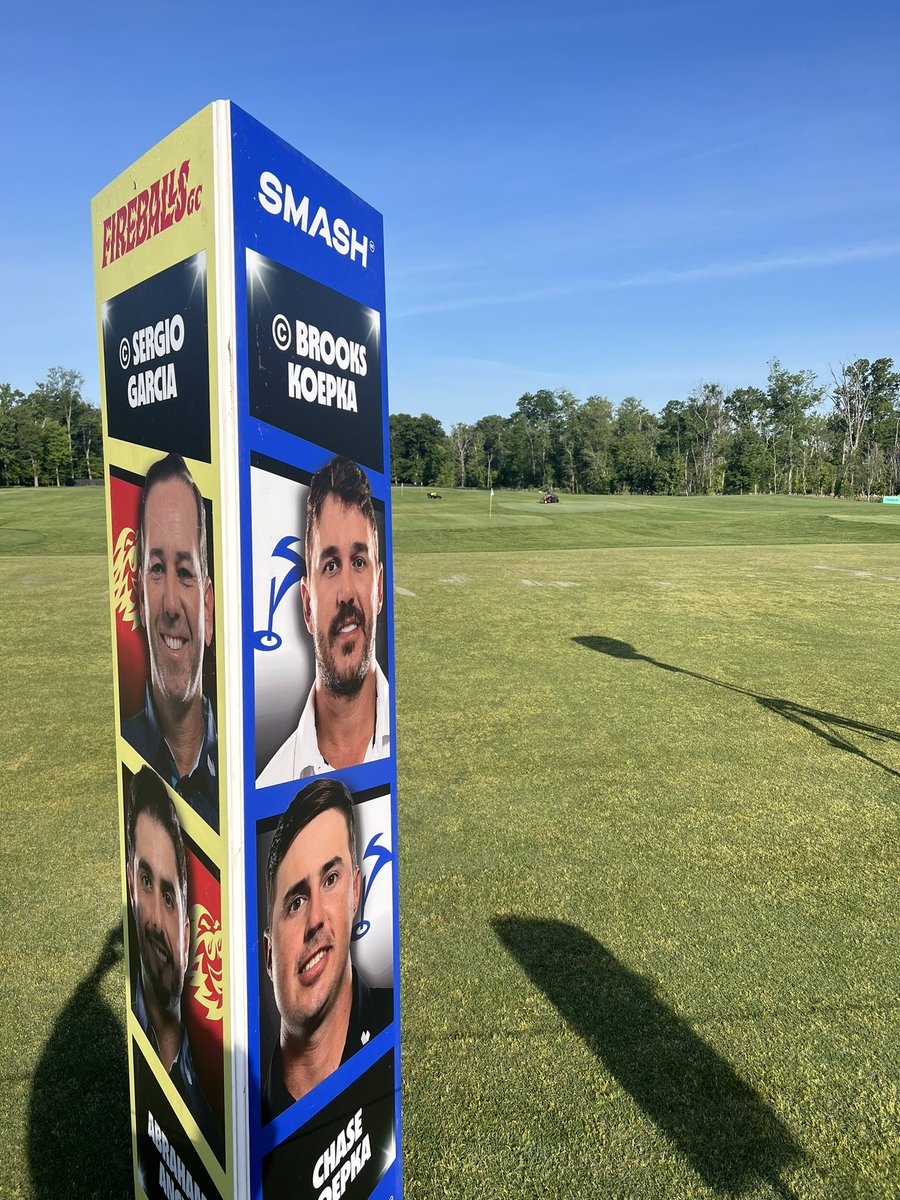 Setting up at the driving range for a live broadcast from 9 am to noon for @livgolf_league. It’s @EBJunkies, @matt_valdez & @GlassJoeJP LIVE from @TrumpGolfDC. Tune in! LISTEN HERE: go.audacy.com/thefandc/the-s…