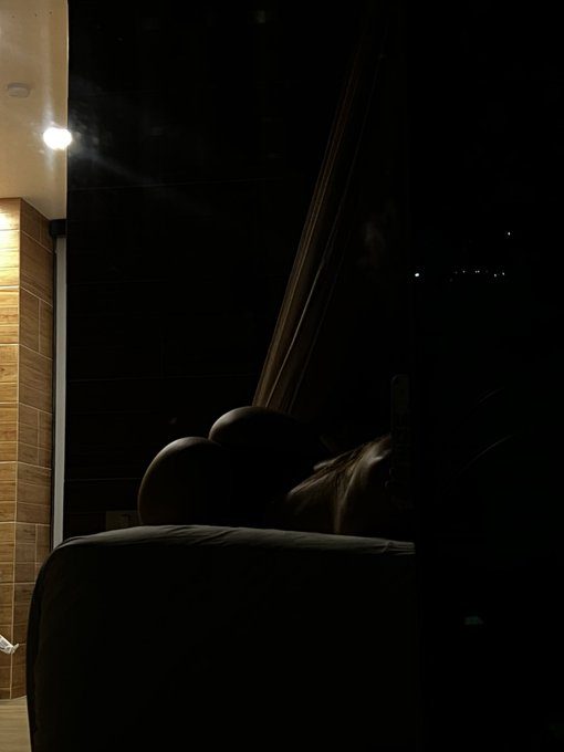🌚 https://t.co/h8GiVdZRqC
