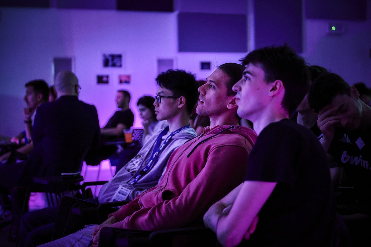 UniEsportsIT's tweet photo. 📸 Ecco alcuni scatti della finalissima dell’Amazon UNIVERSITY Esports!

🤳 Scarica l’album completo dell'evento e taggaci sui social  https://t.co/OM7GTQpeQs

#UNIVERSITYesports #miLAN @itVALORANT @league_italia https://t.co/f5er7SMydm