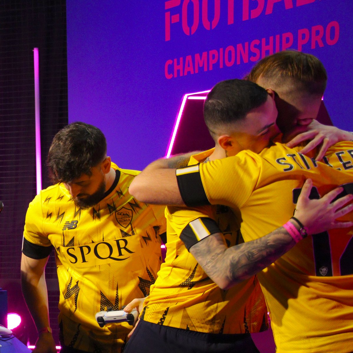 ASRomaEsports's tweet photo. G3 ends in defeat. 

6️⃣ points in MD 7 means we progress through to the knockout stages! 👏

🟨 DAJE ROMA DAJE 🟥

#ASRomaEsports @play_eFootball #eFootballChampionshipPro https://t.co/ixw93XHmuy