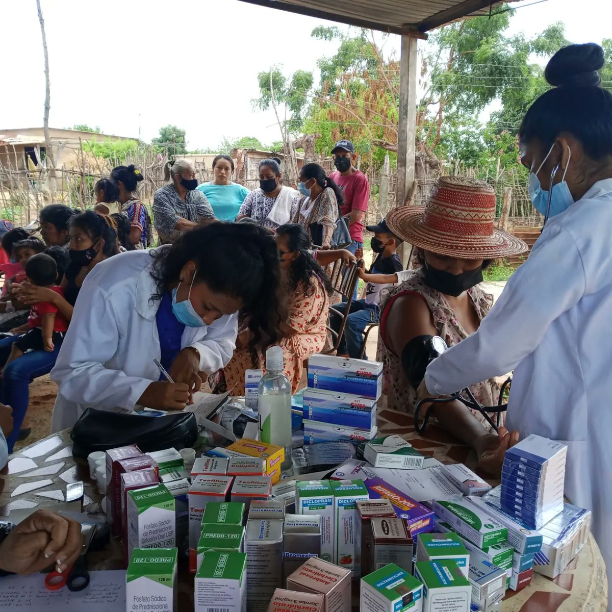 ¡Por la salud de todos!

Diagnóstico y entrega del correspondiente tratamiento médico realizó el personal del  ASIC Rafael Urdaneta de acuerdo con los objetivos en salud pública establecidos por el gobierno del presidente Nicolás Maduro. 
<a href="/geovannireuma/">Geovanni Jose Peña G</a>