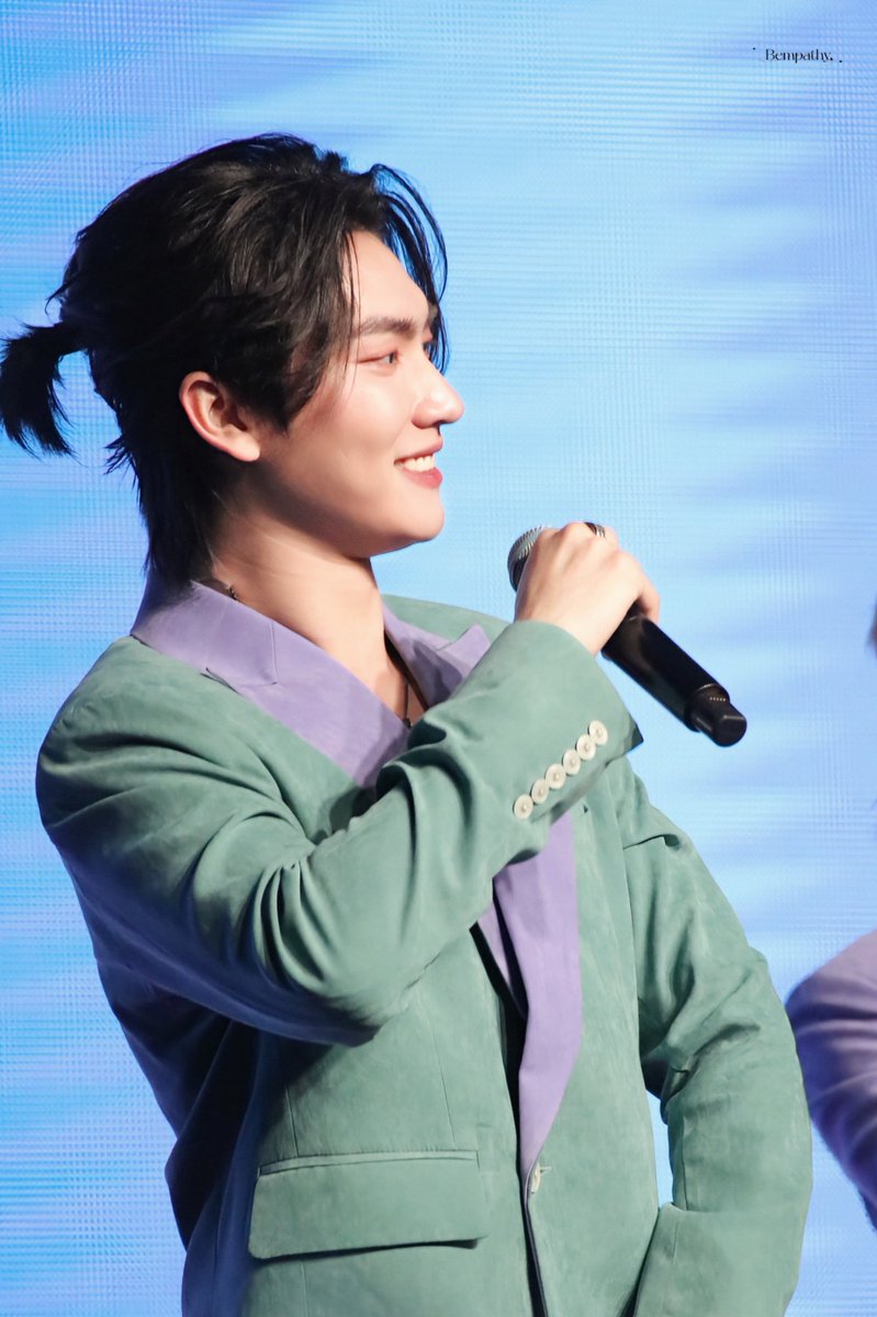 Bempathy_'s tweet photo. 230527 Boss HongKong FM
#Bosschaikamon #ShawtyBoss @Bossckm_ 
#LoveinTheAir1stFMinHongKong https://t.co/u9bge4jGBO