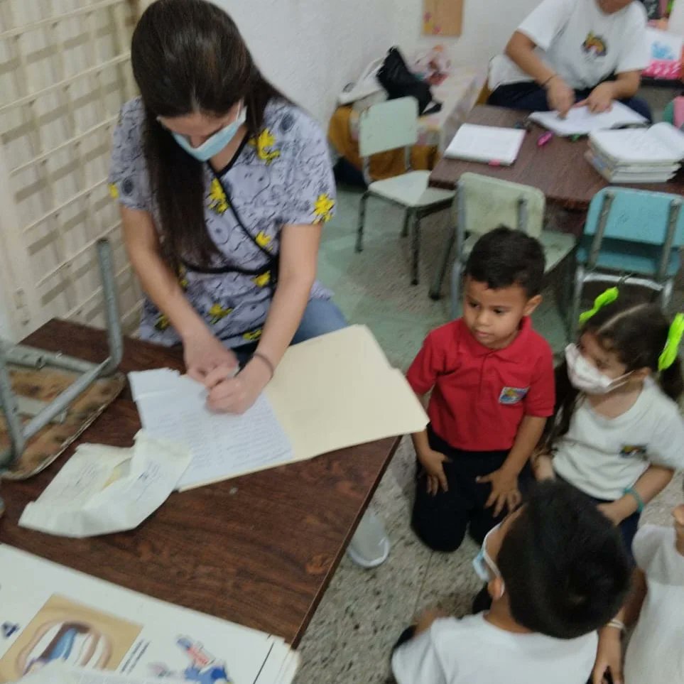 Atención médica en la escuela CEIN Canta Pirulero
Realizó el personal del ASIC Cerros de Marín como parte de las acciones de atención médica primaria que desarrolla el gobierno del presidente Nicolás Maduro.
<a href="/geovannireuma/">Geovanni Jose Peña G</a>