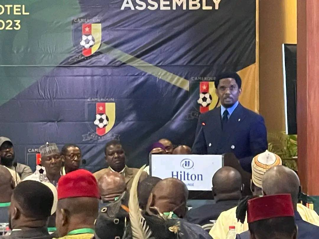 AllezLesLions's tweet photo. 🔴 Samuel Eto'o refuse que la durée de son mandat passe de 4 à 7 ans comme proposée à l'AG de Douala.

Le président de la FECAFOOT avait d’ailleurs lui-même annoncé que la durée de son mandat était désormais de 7 ans lors d’une interview accordée à @canal2inter en novembre dernier. 🇨🇲

« On ne change pas les règles du jeu en cours de match » a-t-il déclaré.