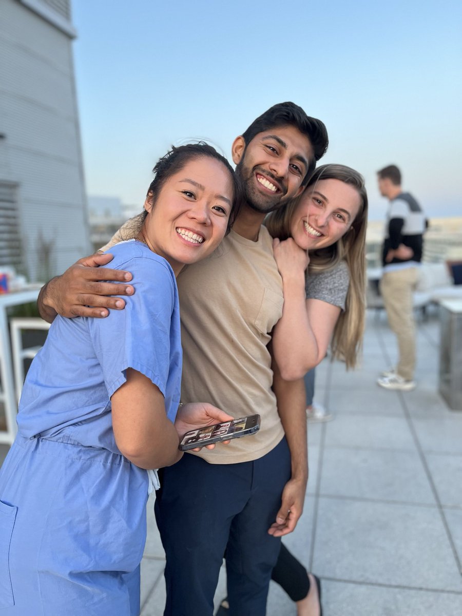 AlexGuMD's tweet photo. Week One ✅: Great week at our Research &amp; Clinical Skills Bootcamp for 16 incoming second-year @GWSMHS #MedStudents interested in #orthopedics. Sessions were about how to conduct research, steps to scrub, CV tips, #MedTwitter, and, of course, a celebratory BBQ. #orthotwitter https://t.co/qQqV9He9tJ