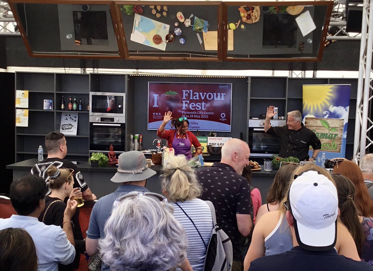 Entertaining & informative #Cookery and #Cultural demonstration by Purdy Giles of Purdy’s Punjabi Cuisine with @PeterGorton1 @FlavourFestSW - #GlobalPlymouth #Identity #REDIforChange @FoodPlacesUK @foodplymouth #FlavourFest 2023 #BestFoodForward #Plymouth