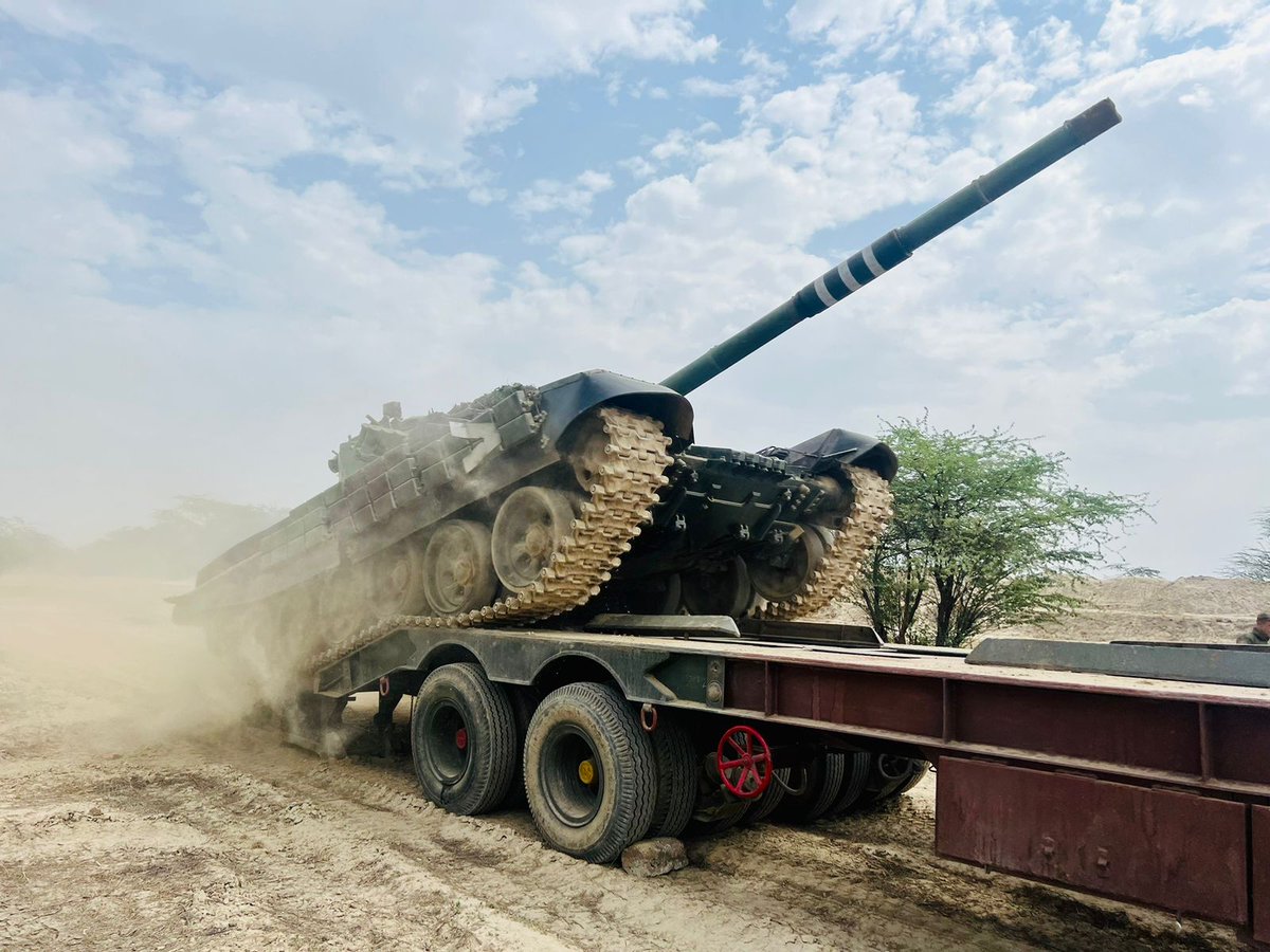 westerncomd_IA's tweet photo. #DoubleVictoryBrigade validated sub unit tactical and technical skills. Troops honed their skills on equipments in a battle simulated condition for mission readiness.
#VajraCorps
@adgpi
@defencepro https://t.co/0Y0az1N6kU