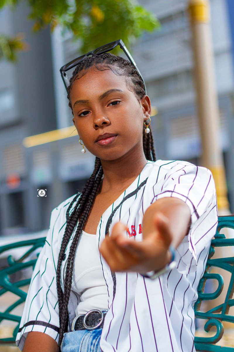 AhmadinaSaliou_'s tweet photo. Shooting en ville 🌞

Cp📸 @AhmadinaSaliou_ 
Modèle👩‍🦰 @Khadijaa_Diallo https://t.co/6C0lRRTlZv