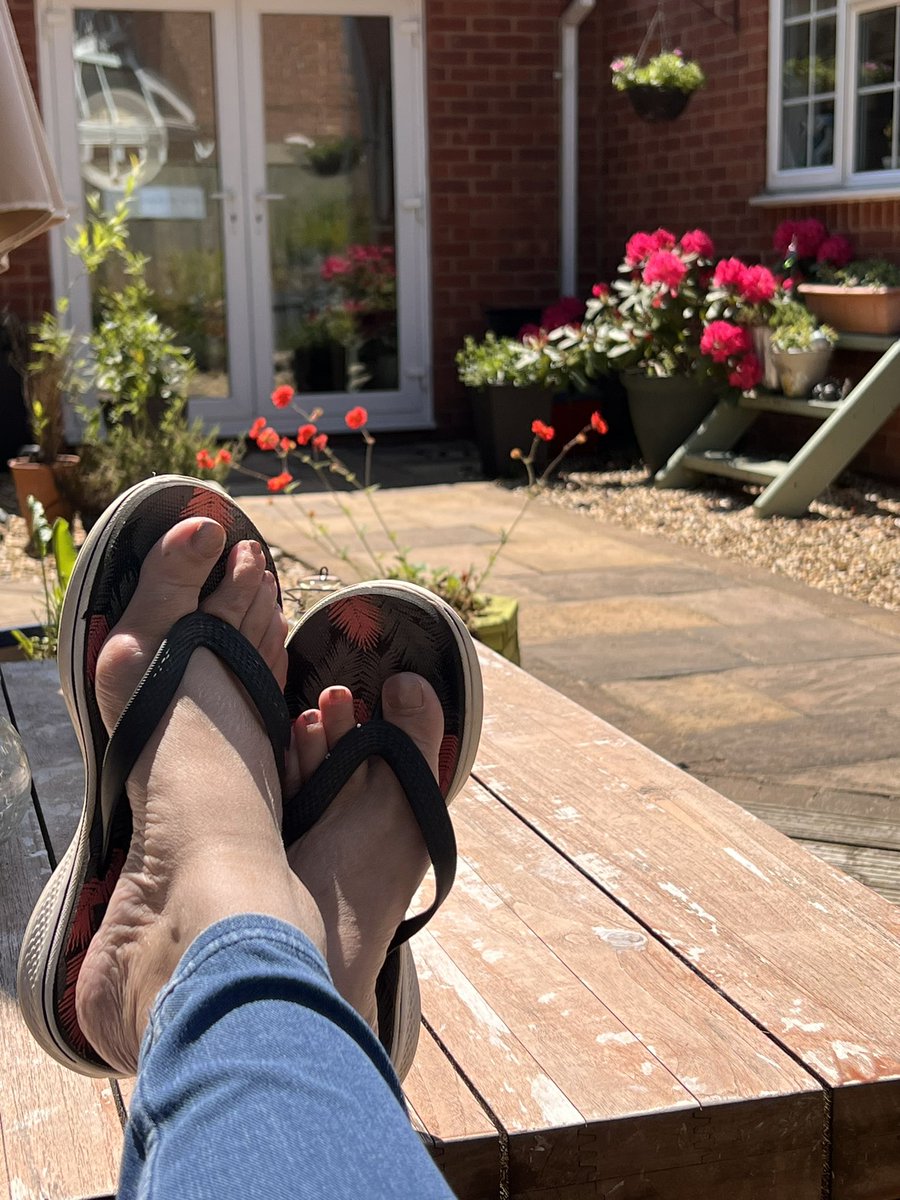 Take it easy. Life is so busy these days that a moment to yourself is sometimes the best medicine #wellbeing #loveyourgarden #reflection